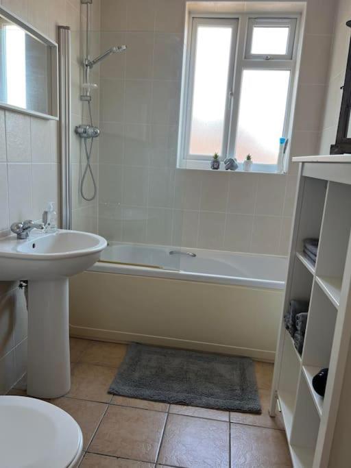 1 Bedroom Flat Sleeps 4 In Abingdon Oxfordshire Exterior photo
