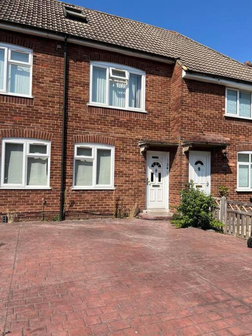 1 Bedroom Flat Sleeps 4 In Abingdon Oxfordshire Exterior photo