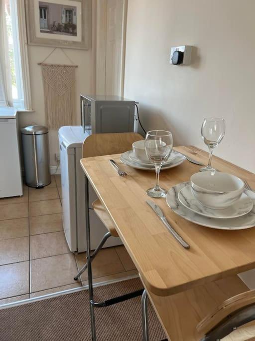 1 Bedroom Flat Sleeps 4 In Abingdon Oxfordshire Exterior photo